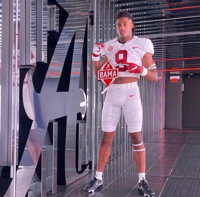 2024 LB commit Sterling Dixon